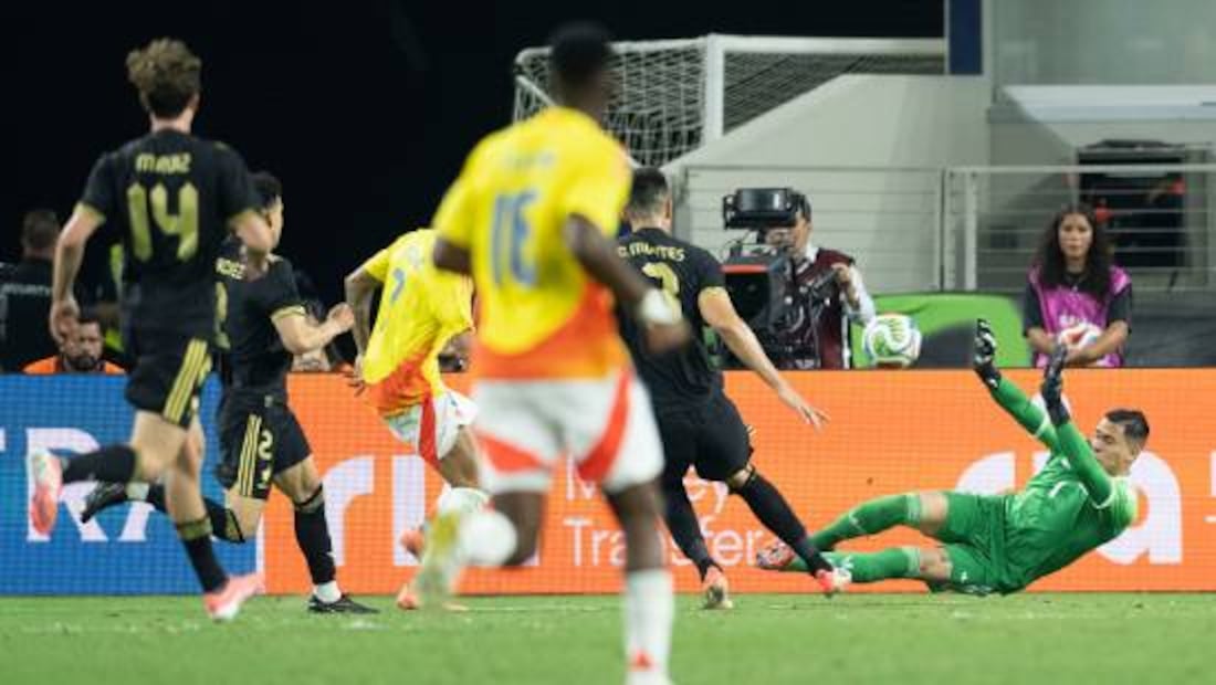 Luis Malagón se comió cuatro goles en el partido de México vs Colombia. Foto: Imago7