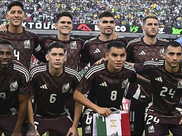 ¡Epic fail! Johan Vásquez jugó contra Brasil con una playera mal hecha ¿Acaso era pirata?