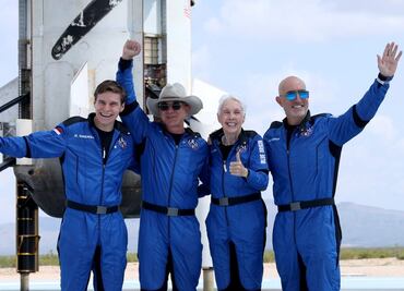 Jeff Bezos, el hombre más rico del mundo y su viaje de 11 minutos al espacio