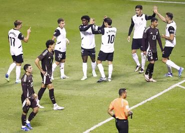 México hace un papelón y empató ante el Valencia 'B' en el Estadio Cuauhtémoc