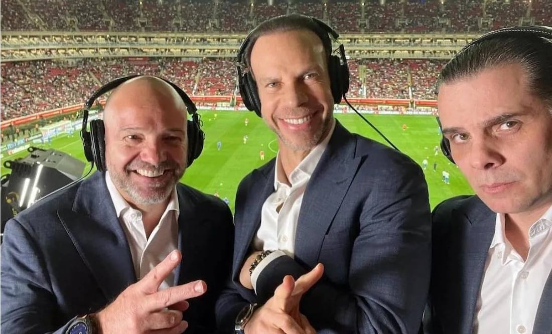 Zague consolidó su carrera de comentarista deportivo en TV Azteca junto a Christian Martinoli y Luis García. Foto: Especial