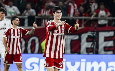 La 'Hormiga' González dedica mensaje a fans del Olympiacos, tras su gol: "Vamos por más"