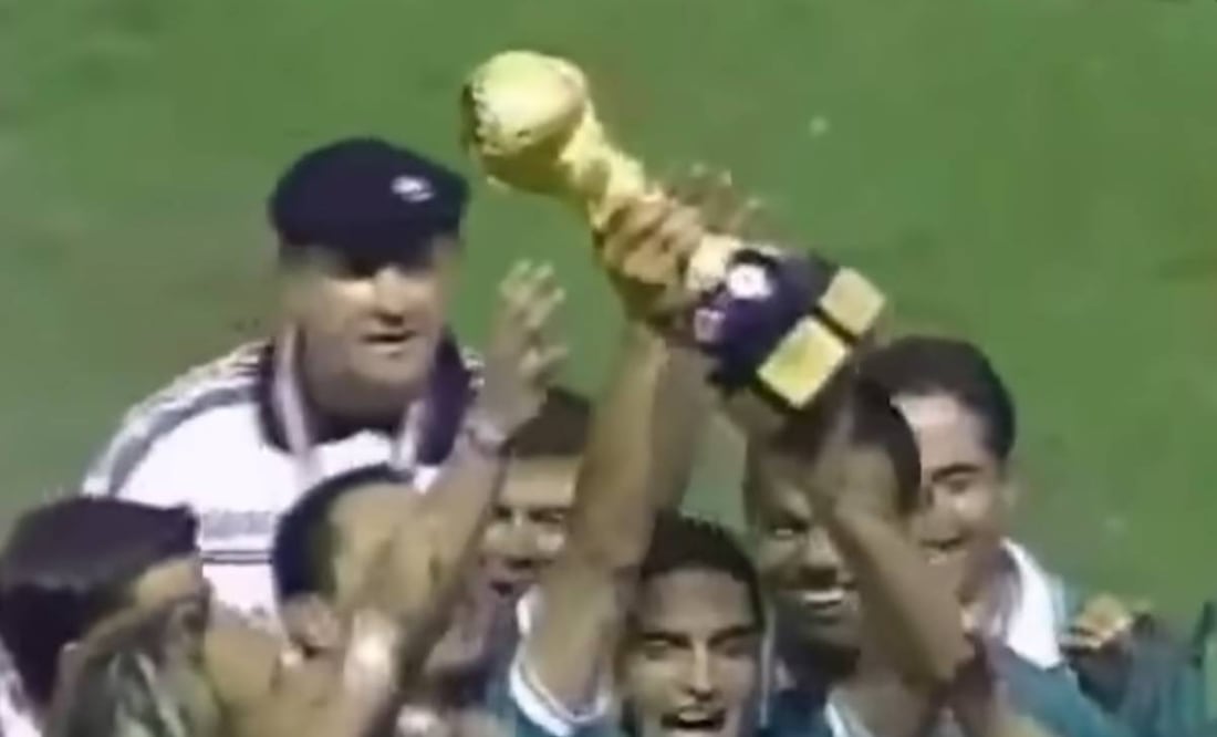 Manuel Lapuente ganó con la Selección Mexicana la Copa Confederaciones 1999. Foto: Especial