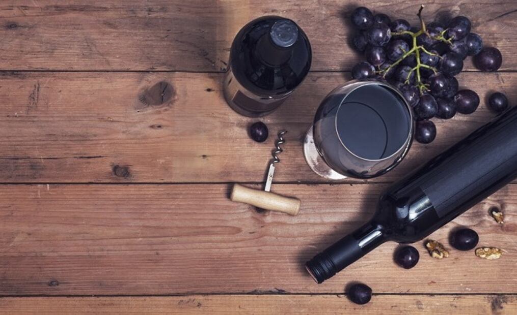 ¿Beber una copa de vino al día es bueno o malo?