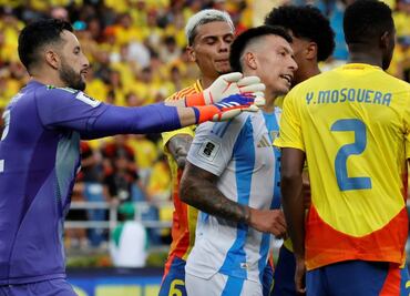 Salieron a la luz los audios del VAR del controversial penalti de Colombia contra Argentina