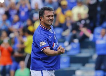 Carlos Hermosillo aseguró que el América le tiene miedo al Cruz Azul; el tricampeonato del América peligra