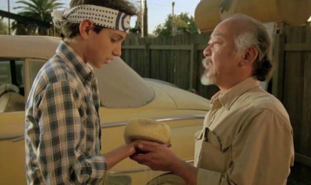 Pat Morita, el hombre que salió del hospital para ser el querido Sr. Miyagi