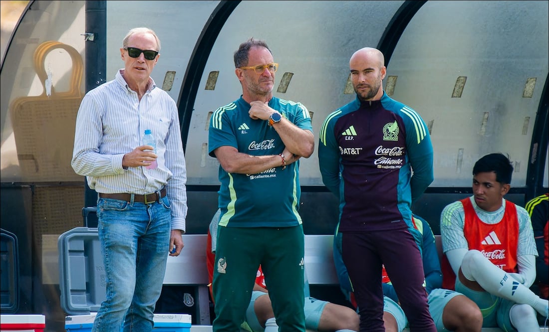 Ivar Sisniega, Andrés Lillini y Eduardo Arce durante un partido de preparación entre la Selección Nacional de México Sub 20. FOTO: Imago7