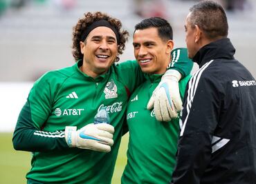 Malagón explica su relación con Guillermo Ochoa: "Siempre ha estado conmigo como un caballero"