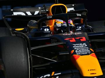 Checo Pérez sufre terrible choque en el Gran Premio de Azerbaiyán