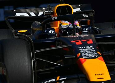 Checo Pérez sufre terrible choque en el Gran Premio de Azerbaiyán