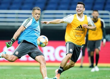 Chucky Lozano defendió al Chicharito Hernández: "No tengo nada que decir en contra de él"