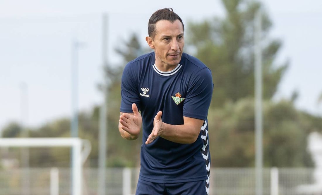 Andrés Guardado inició su preparación como entrenador. Foto: Especial