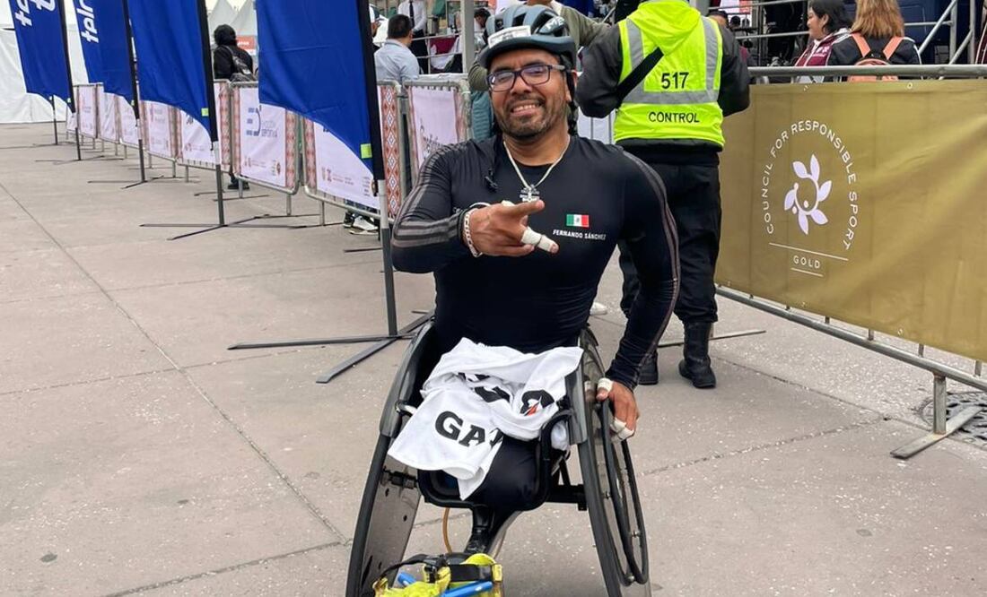 El paratleta mexicano consiguió detener el cronómetro en 1:34:14. Foto: Especial.