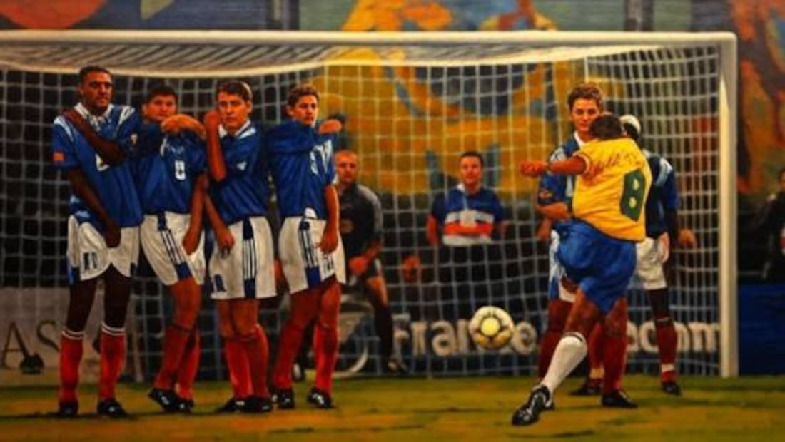 La imagen del tiro libre de Roberto Carlos ante Francia en 1997 se volvió inmortal. Foto: Especial