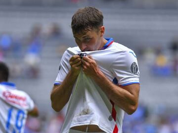 Santiago Giménez está en México y podría asistir a la Final para apoyar a Cruz Azul ante América