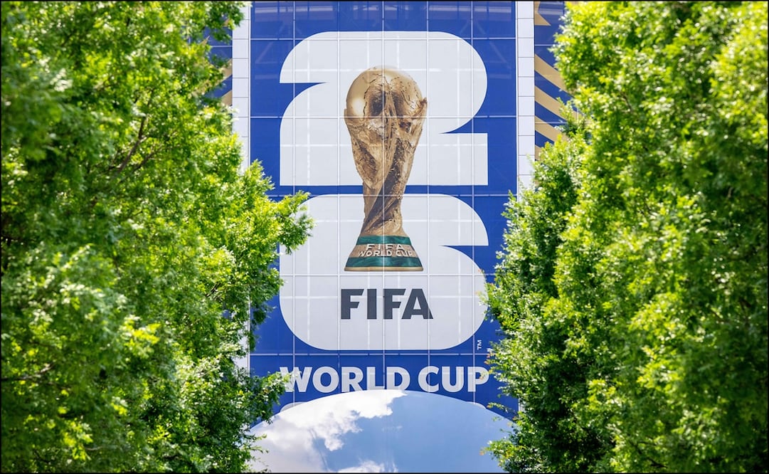 FIFA lanza tremenda medida que afectará a los aficionados ¡Prohíbe botellas de agua en estadios! FOTO: EFE