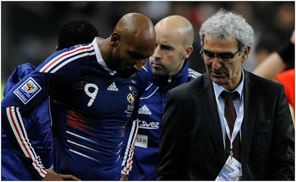 Nikolas Anelka se insultó con su entrenador en Sudáfrica 2010 Foto: Especiales