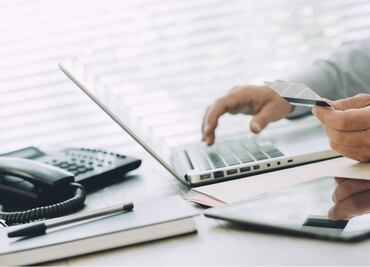 5 trámites financieros que puedes hacer en línea desde tu casa