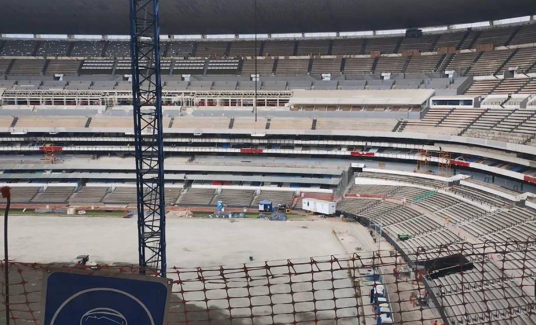 Inició la colocación de las nuevas butacas en el remodelado Estadio Azteca. Foto: mariogomez1052