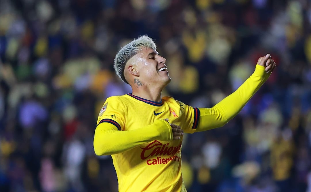 "Chicote" Calderón en festejo de gol con las Águilas del América - Foto: Imago7