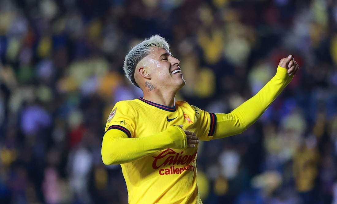 "Chicote" Calderón en festejo de gol con las Águilas del América - Foto: Imago7