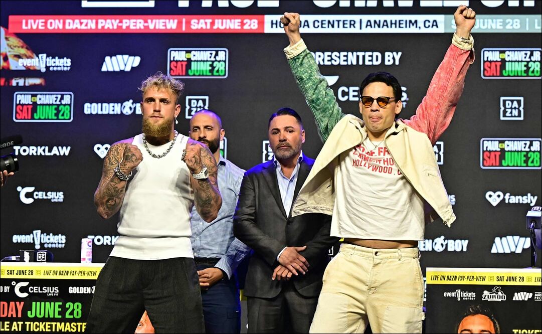 Jake Paul y Julio César Chávez Jr. promocionan su próxima pelea. FOTO: AFP