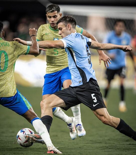 Incluyen al FC Barcelona en la puja por Manuel Ugarte. Fuente: Instagram @ugartemanu