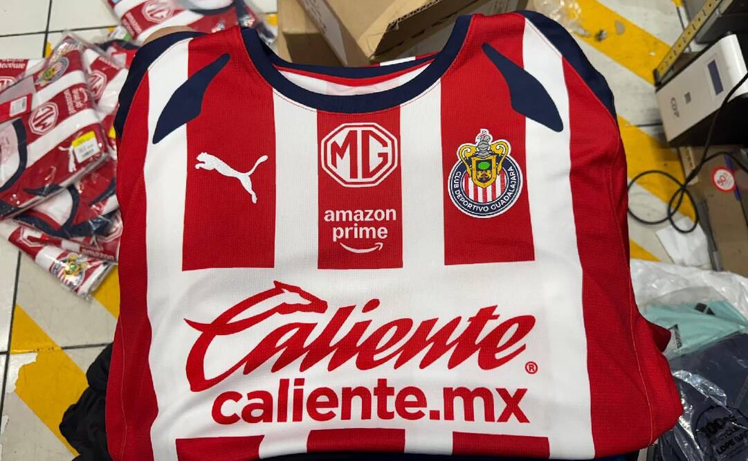 Esta sería la nueva playera que Chivas va a usar el próximo año futbolístico. Foto: Especial