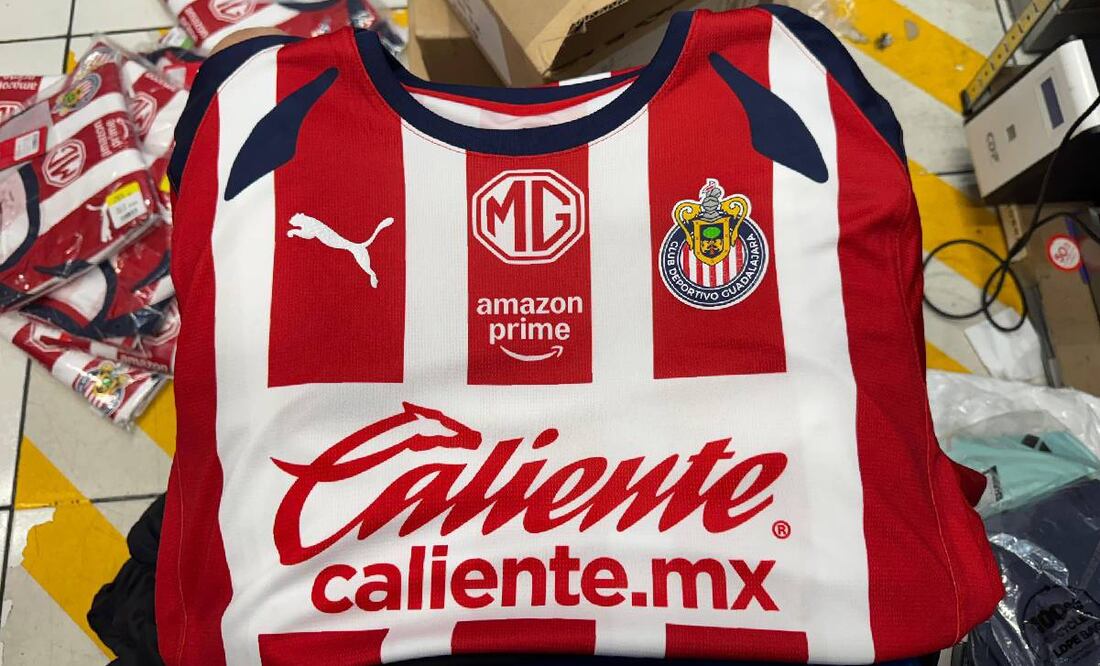 Esta sería la nueva playera que Chivas va a usar el próximo año futbolístico. Foto: Especial