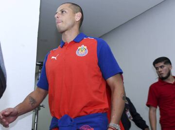 ¿Tiene actitud de divo? Chicharito Hernández no tiene contacto con sus compañeros y tiene horarios especiales