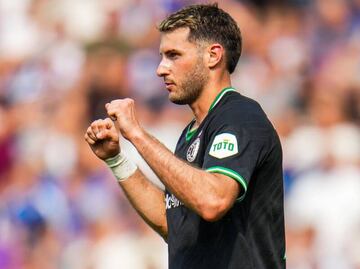 Santiago Giménez aparece con doblete en la victoria del Feyenoord