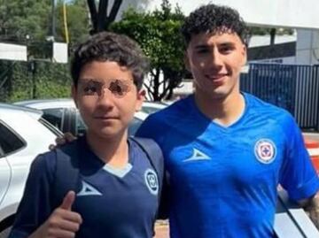 Jorge Sánchez ya se pasea por La Noria, su nueva casa, con el uniforme celeste