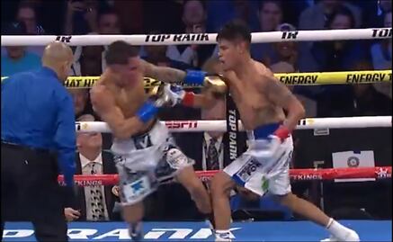 "Vaquero" Navarrete venció por nocaut a Óscar Valdez para retener el título Superpluma de la OMB