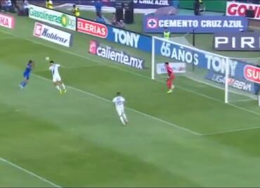El delantero celeste Ángel Sepúlveda se pierde la primera de Cruz Azul ante Rayados