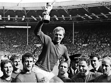 El futbol está de luto, falleció Bobby Charlton, leyenda del Manchester United e Inglaterra