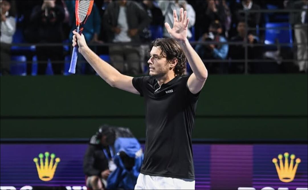Taylor Fritz saluda a la afición durante un partido. FOTO: @taylor_fritz