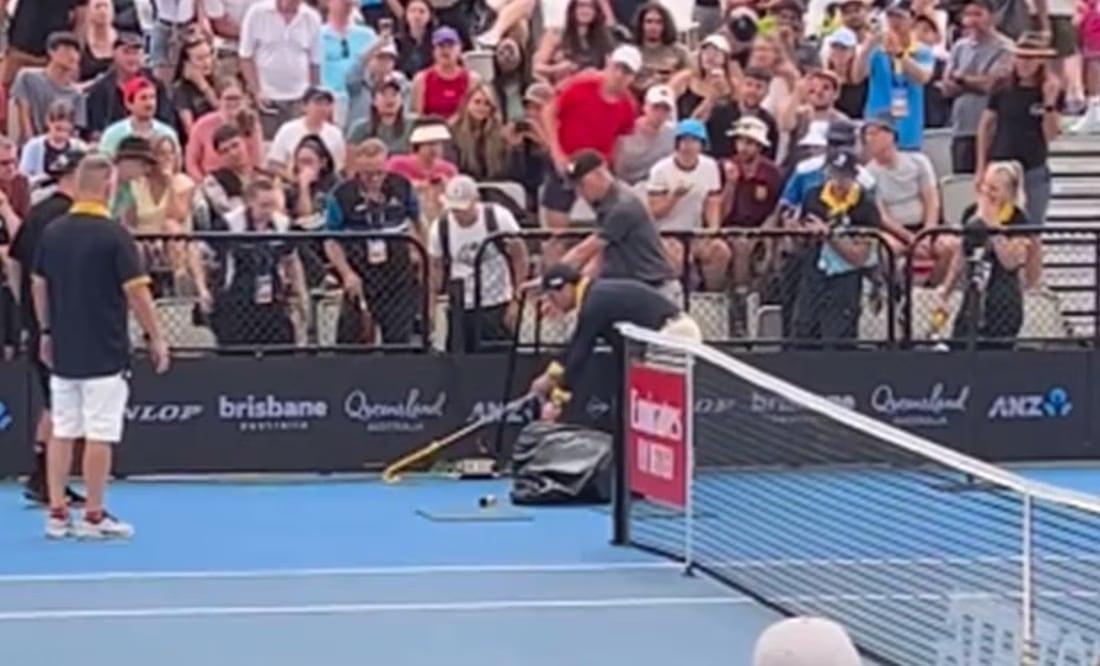 La serpiente suspendió el partido por 40 minutos - Especial