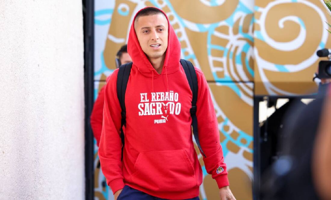 El Piojo Alvarado apenas jugó unos minutos ante Necaxa y tuvo que salir de cambio. Foto: Imago7