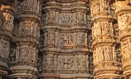 El Kamasutra en las paredes de los templos hindúes de Khajuraho
