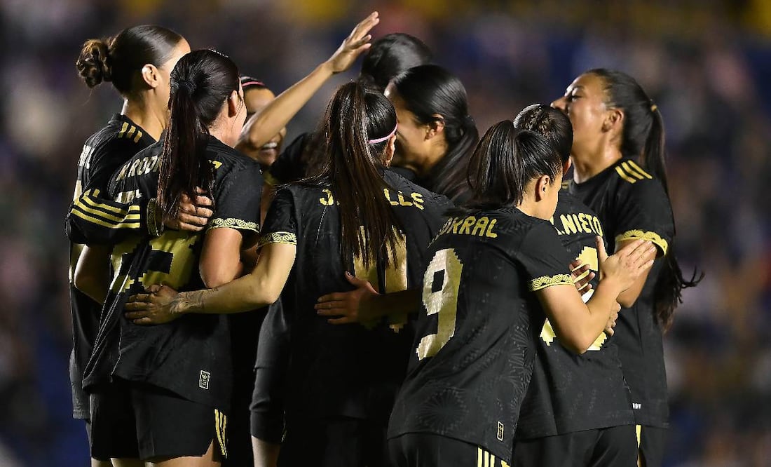 Jugadoras del Tri Femenil celebran el gol ante la selección de Nueva Zelanda. FOTO: Imago7