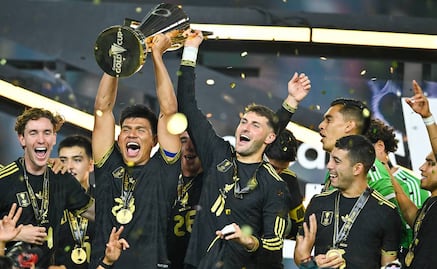 Santiago Giménez perdió la medalla de campeón que ganó con México en la Copa Oro