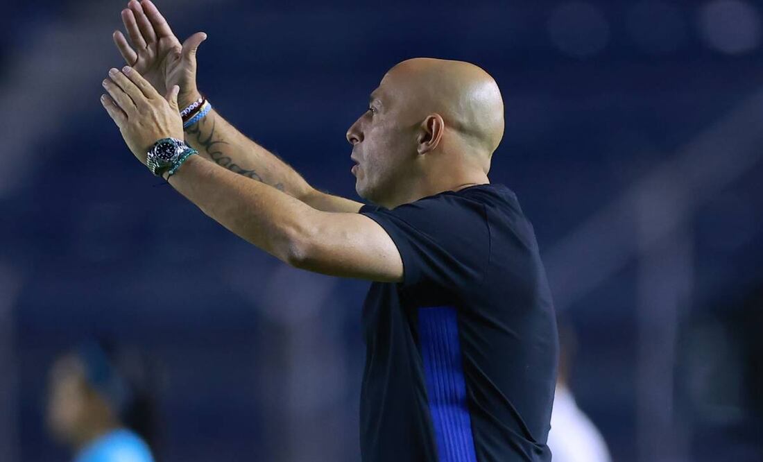 El entrenador de las Águilas se manifestó feliz tras vencer al Guadalajara una vez más. Foto: Imago7.