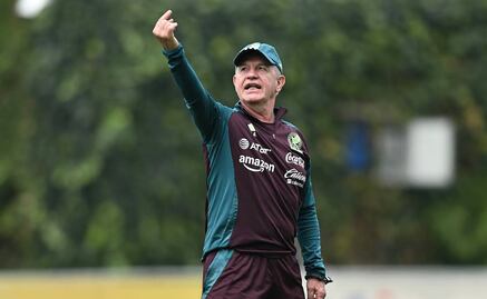 Javier Aguirre reveló que se tuvo que esconder de un jugador: "Me quería romper la madre"