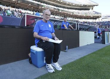 Marcelo Bielsa envía consejo para Gilberto Mora y aplaude gestión de Javier Aguirre con el juvenil