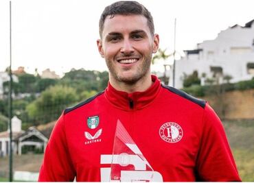 Santiago Giménez recibe premio al mejor gol de diciembre en el Feyenoord