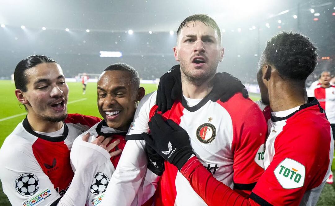 El mexicano quiere vivir el momento y no pensar nada sobre su posible salida del Feyenoord. Foto: @Feyenoord.