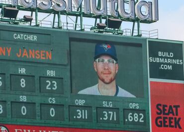 Algo inédito en el Béisbol: un jugador participó en los Blue Jays y con los Red Sox en el mismo juego