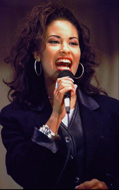 Estas eran las medidas de Selena Quintanilla, la “reina de las curvas”