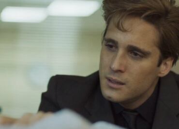 Lo que reveló y quedó pendiente en el capítulo final de “Luis Miguel, La Serie”